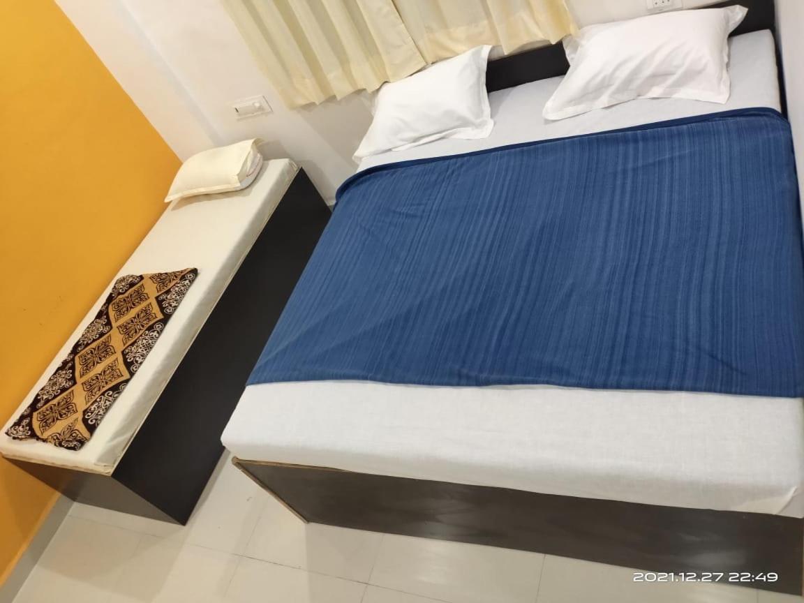 Hotel Sai Santosh شيردي المظهر الخارجي الصورة